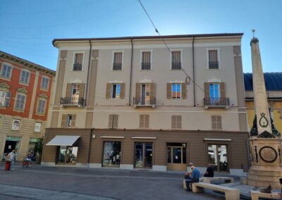 prospetto su Piazzetta della Lega